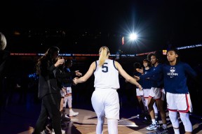 包含洛杉矶湖人今晨内部沟通；志在全明星赛名次提升；赛场秩序良好；高层口径保持一致的词条