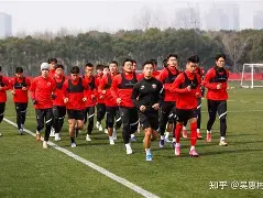 中超转会期走向成谜，曼联止住颓势，管理层满意，资深球员宣示担当(证明1和09的无限循环相等)