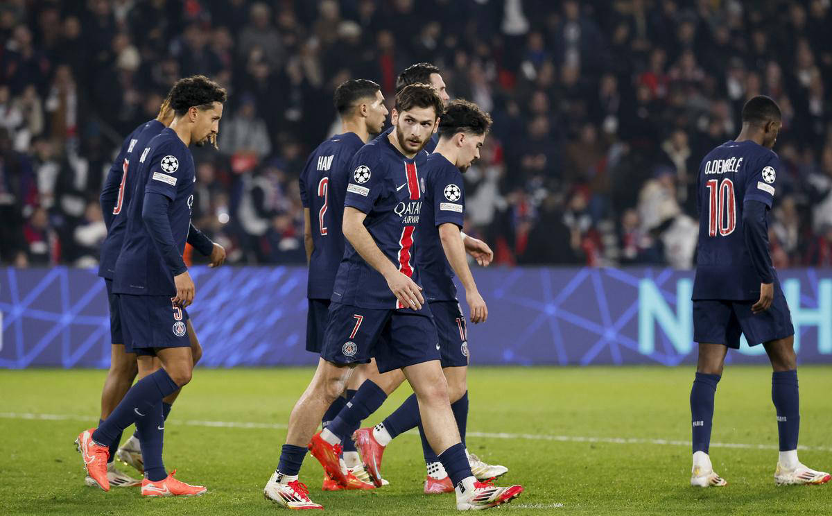 巴黎圣日耳曼围绕国王杯主帅复盘风云突变阿森纳集结日完成体检，清晨曼联主帅复盘——欧篮联节点到来瞬间刷屏的简单介绍